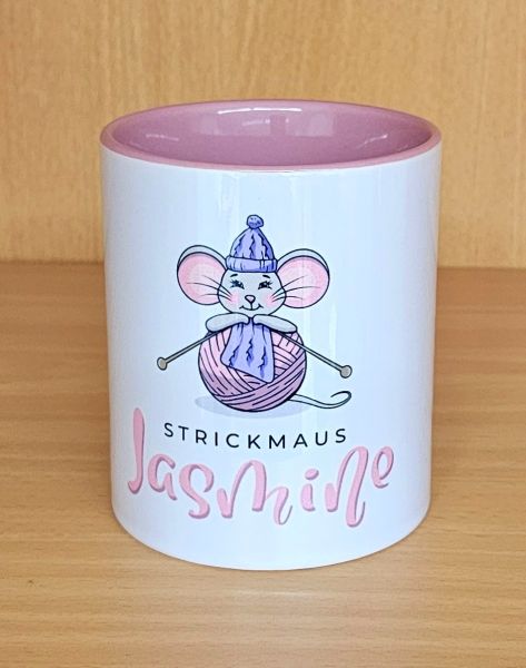 Strickmaus Jasmine Tasse in Weiß mit rosa Henkel und innen rosa